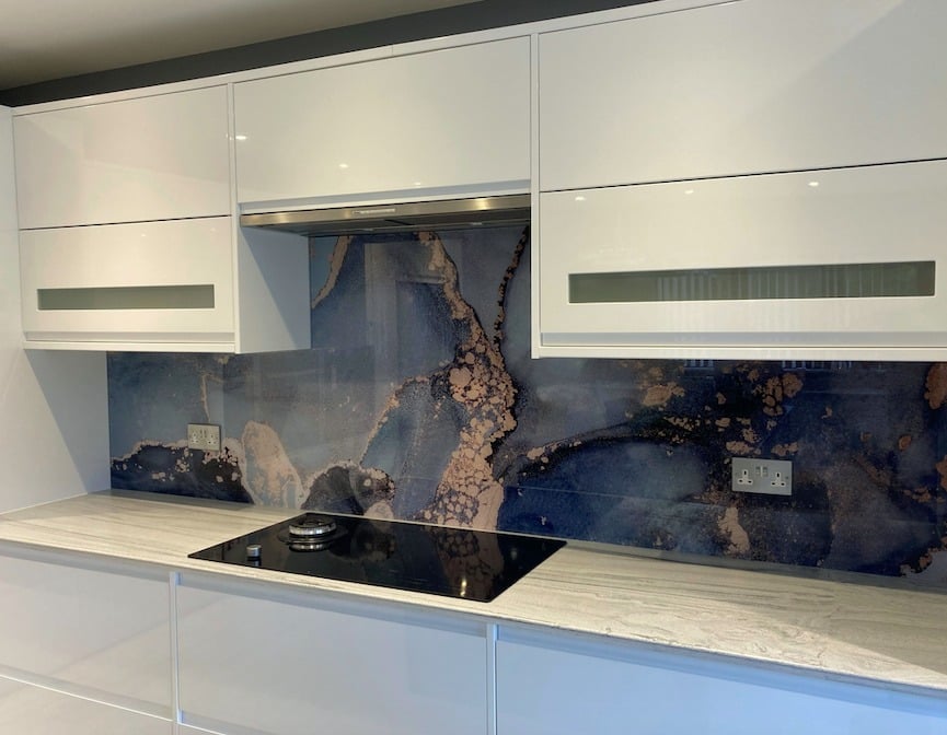 Glass Splashbacks vs Tiles