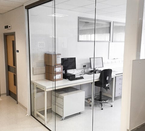 The Benefits of Using Glass in the Workplace