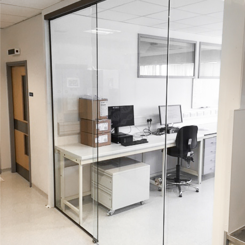 Commercial glass partition fitting